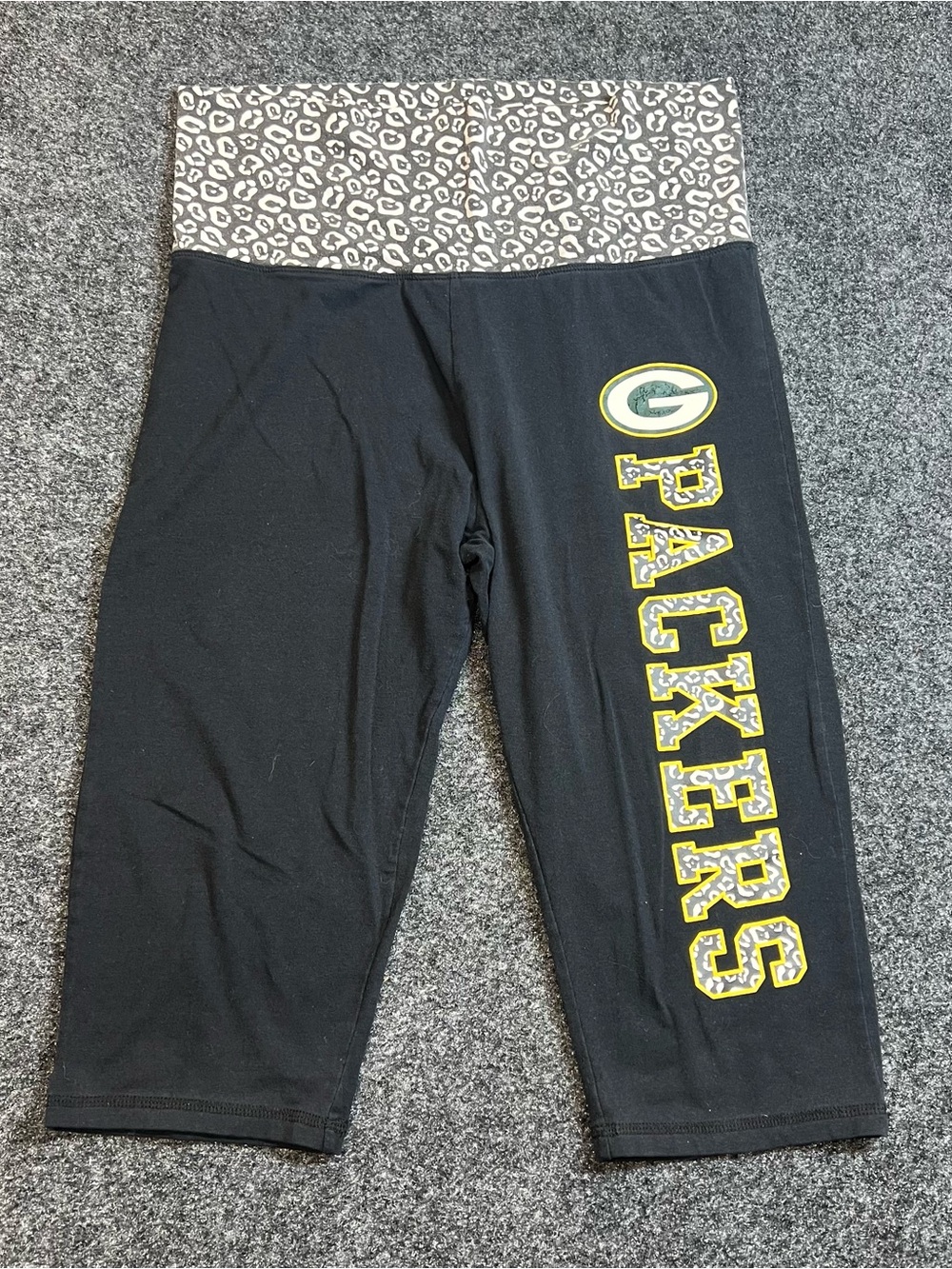 Green Bay Packers Capri Leggings Women’s Large NFL Team Apparel Leopard Waist